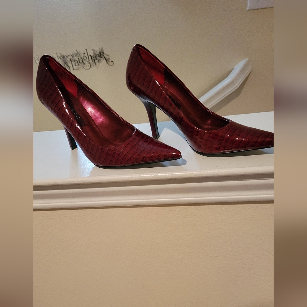 NWOT! NINE WEST PATENT LEATHER POINTY TOE HEELS 👠